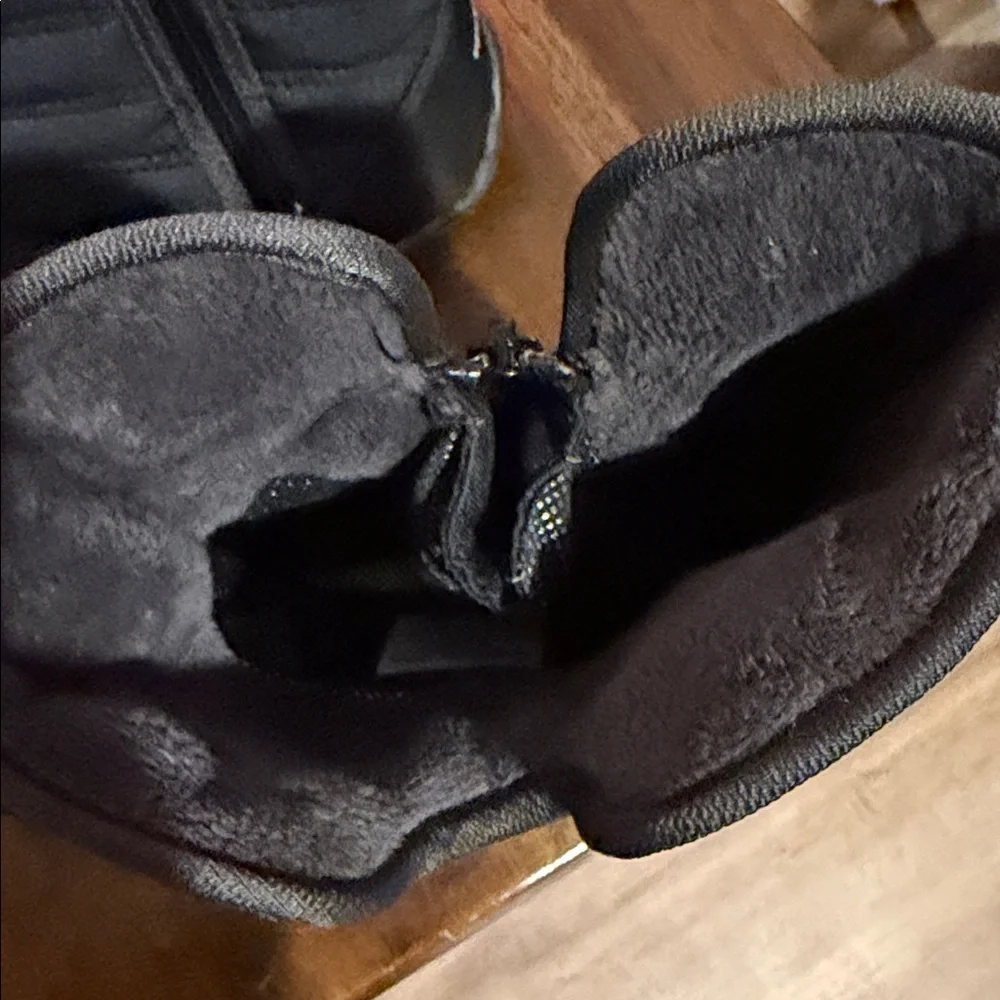 Columbia Women's Black Quilted Winter Boots